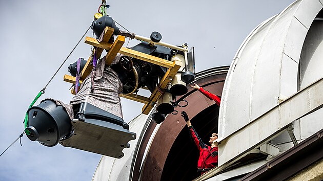 Do tefnikovy hvzdrny se po renovaci vrtil jej hlavn dalekohled. (10. dubna 2024)