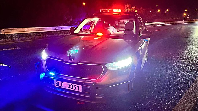 Liberec 12. 4. 2024 - Zdrogovan motork ujdl policii, srazil se s idiem, kter nadchal