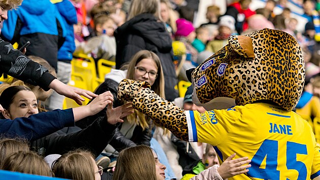 Teplice, 18. 4. 2024, oteven trnink FK Teplice pro kolky na stadionu Na...