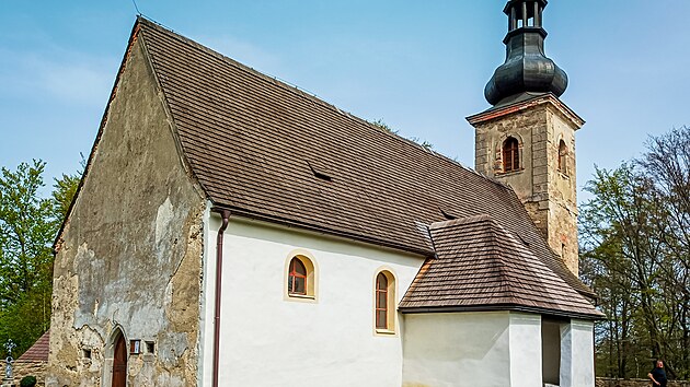 Kostel je pvodn ran gotick z konce 13. stolet a je jednm z nejstarch kostel v echch. Prvn psemn zmnka o kostele a vesnici Klen je z roku 1334.