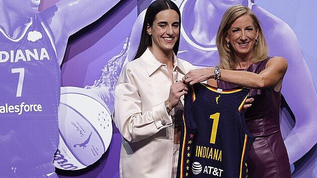 Jednikou draftu basketbalové WNBA se podle oekávání stala nejvtí hvzda...