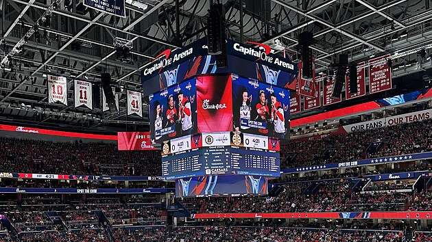 esk premir Petr Fiala na hokejovm zpase Washington Capitals proti Boston Bruins. (16.dubna 2024)