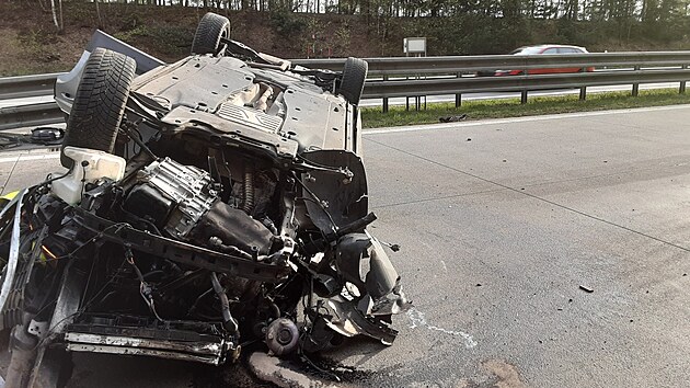 Na D1 u Vtrnho Jenkova havarovalo slovensk osobn auto. (14. dubna 2024)