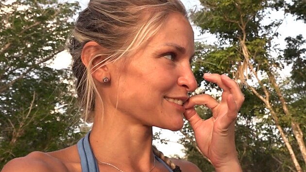Kristina v Survivoru ochutnala pečenou tarantuli (2024)