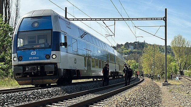 Osobn vlak srazil v Hluboepch lovka (12. dubna 2024)