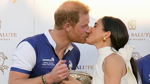 Princ Harry a vévodkyně Meghan po výhře charitativního pólového zápasu na Floridě (Wellington, 12. dubna 2024)