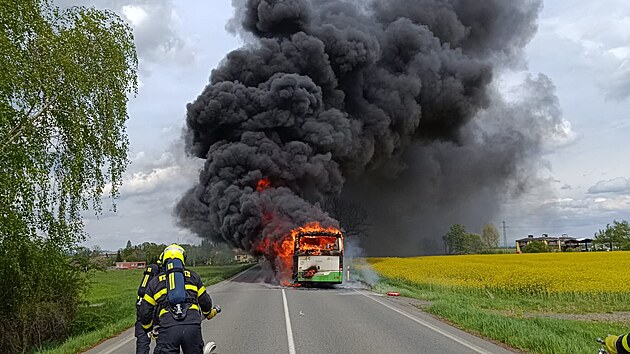 Na Frýdecko-M­stecku hořel autobus na plyn, škoda je dva miliony korun