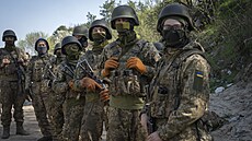 Prapor Sibi. Jednotka ruských dobrovolník v ukrajinské armád cvií v...