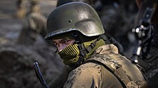 Prapor Sibi. Jednotka ruských dobrovolník v ukrajinské armád cvií v...
