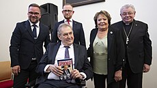 Panenky s názvem Spiknutí o hospitalizaci tehdejího prezidenta Miloe Zemana v...