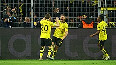 Dortmundská radost po gólu proti Atlétiku.