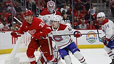 Christian Fischer (vlevo) se sna�í zabránit v pohybu mladému obránci Laneu...