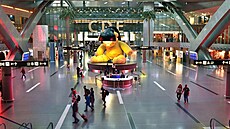 Leti�t� Hamad v Dauhá a jeho monumentální hlavní hala (24. listopadu 2019)