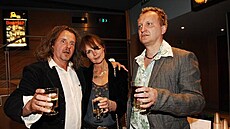 Kameraman filmu Bestiá� F.A.Brabec s man�elkou Jaroslavou Pecharovou a bývalým...