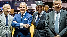 Paolo Pininfarina (vpravo) a Emerson Fittipaldi (druhý zprava) na Mezinárodním...