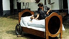 Vpravo Helena R��i�ková se svou filmovou maminkou