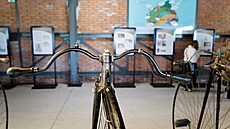 Z vernisá�e výstavy o historii jízdních kol v Ostrav�.