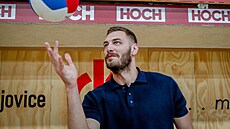 Srbský bloka Aleksandar Okoli