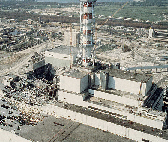 ernobylská jaderná elektrárna nedlouho po explozi