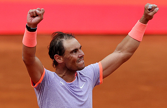 panl Rafael Nadal slaví postup do osmifinále turnaje v Madridu.