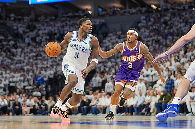 Minnesota si v play off NBA opět poradila s Phoenixem, Dallas proti LA Clippers srovnal