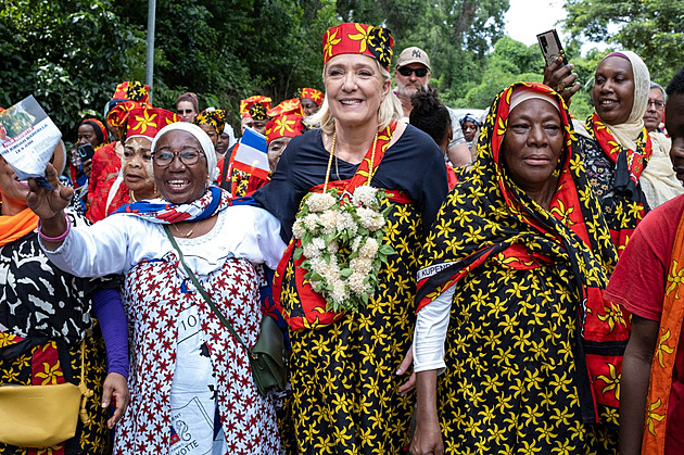 Ostrov u Afriky rozeštval nacionalisty. Hleďte si svého, vzkázala Le Penová AfD