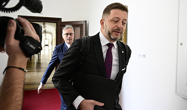 Byl u psychiatra, chorobou ale vrah z fakulty netrpěl. Vyšetřování tragédie se protáhne do června