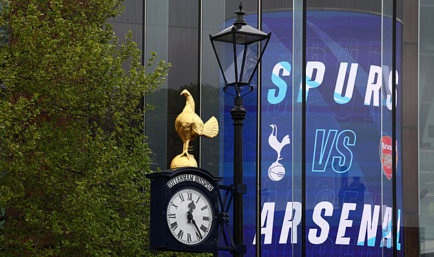 ONLINE: Arsenal v boji o titul hraje derby na Tottenhamu, pak jde do akce City
