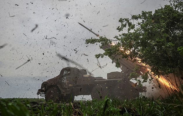 Situace na frontě se zhoršuje, oznámil velitel ukrajinské armády. Rusko postoupilo