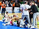 Radost basketbalistek abin Brno po vyhraném utkání v ligovém finále proti USK...
