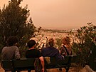 Africký prach ze Sahary pokryl Atény v ecku. (23. dubna 2024)