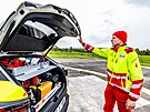 Zdravotnick zchrann sluba Kralovhradeckho kraje vyuv nov elektromobil...