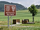 Vyzna�en� historick� hranice �ech a Moravy nedaleko �erven� Vody na Kr�licku