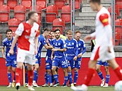 Olomoutí fotbalisté se radují z gólu proti Slavii.