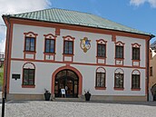 Stará radnice je dominantou árského námstí Republiky. Jedná se o kulturní...