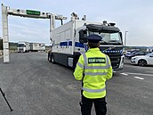 Policisté a celníci získali na dálniním pivadi od Vysoké k Peticím u...