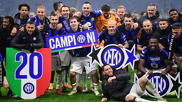 Fotbalisté Interu Milán si u�ívají zisk dvacátého titulu v italské lize.