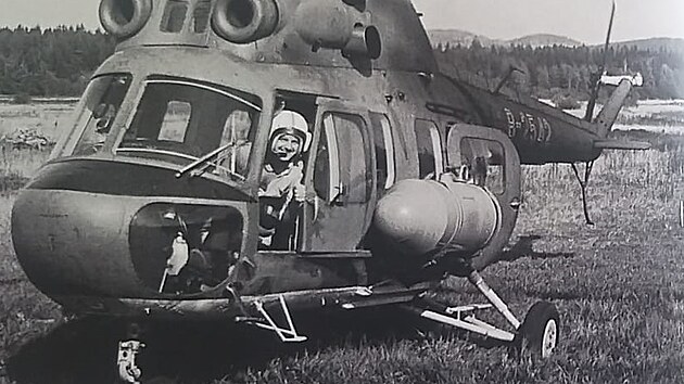 Ji Kilinek za kniplem vrtulnku Mi-2, rok 1982