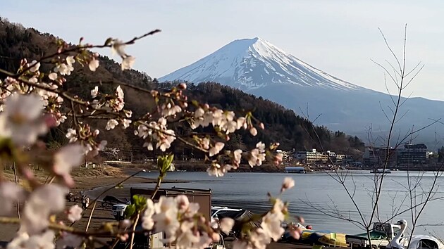 Japonci chtj postavit bariru, aby zabrnili turistm fotit Fudi