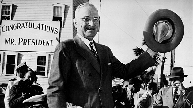 Harry Truman po svm zvolen prezidentem (1948)