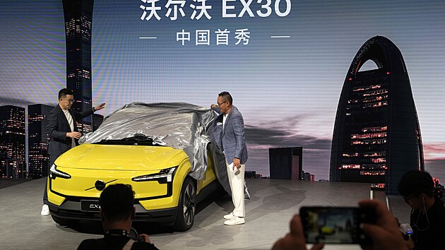 Premi�ra elektrick�ho crossoveru Volvo EX30 na autosalonu v Pekingu