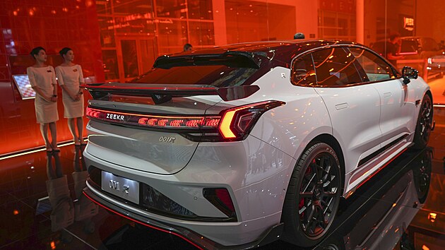 Zeekr 001FR na autosalonu v Pekingu.