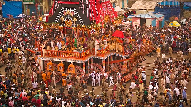 Na festival Ratha jtr (Ratha Yatra) se sjdj desetitisce lid z celho svta.