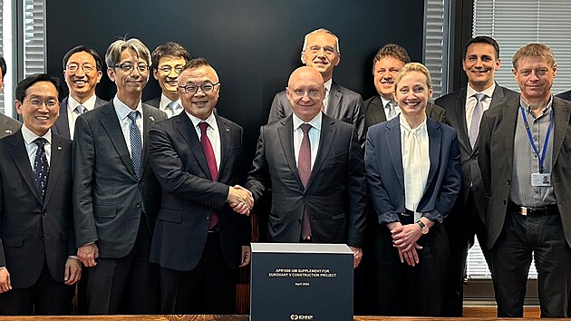 Veden� jihokorejsk� spole�nosti KHNP odevzdalo aktualizovan� dodatek k p�vodn� nab�dce na stavbu jadern�ch blok� v �esku. (29. dubna 2024)