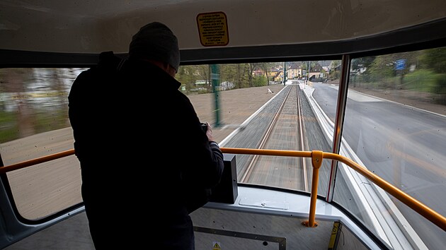 Na tra mezi Libercem a Jabloncem nad Nisou se tm po tech letech a nkolika odkladech vrtily tramvaje.