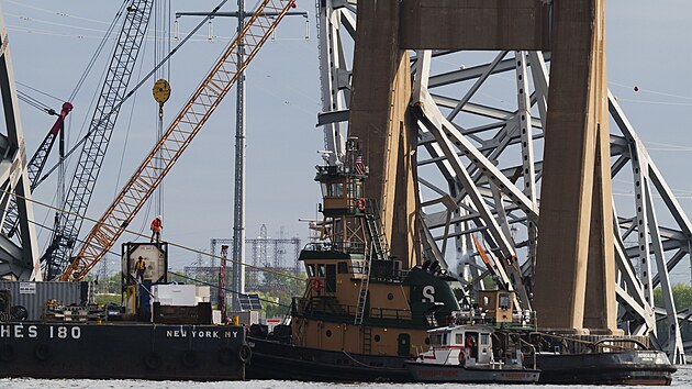 Nov otevenm plavebnm kanlem v Baltimoru proplula prvn lo. (25. dubna 2024)