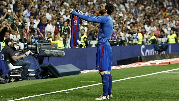 Já jsem tady pánem. Lionel Messi z Barcelony a jeho ikonická oslava po vítzném...