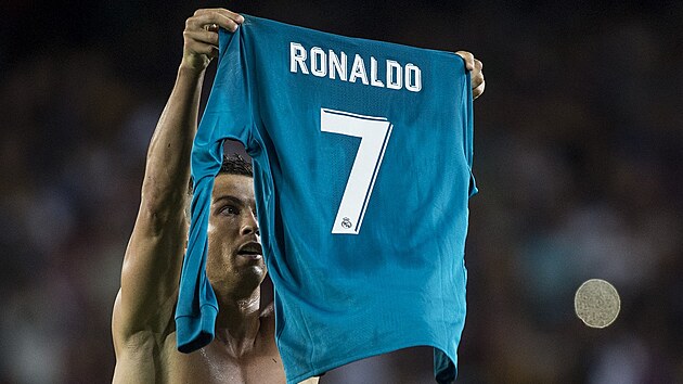 Cristiano Ronaldo posl Real Madrid do veden nad Barcelonou a oslavou...