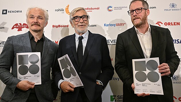 Karel Och, Ji Bartoka a Krytof Mucha odhaluj program a logo 58. ronku MFF Karlovy Vary (23. dubna 2024).