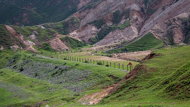 Nestabiln odkalit u msta Majluu-Suu, kter v Kyrgyzstnu vznikla po tb uranov rudy v dobch Sovtskho svazu, hroz zamoenm eky a nejlidnatj oblasti ve Stedn Asii. (20. dubna 2024)